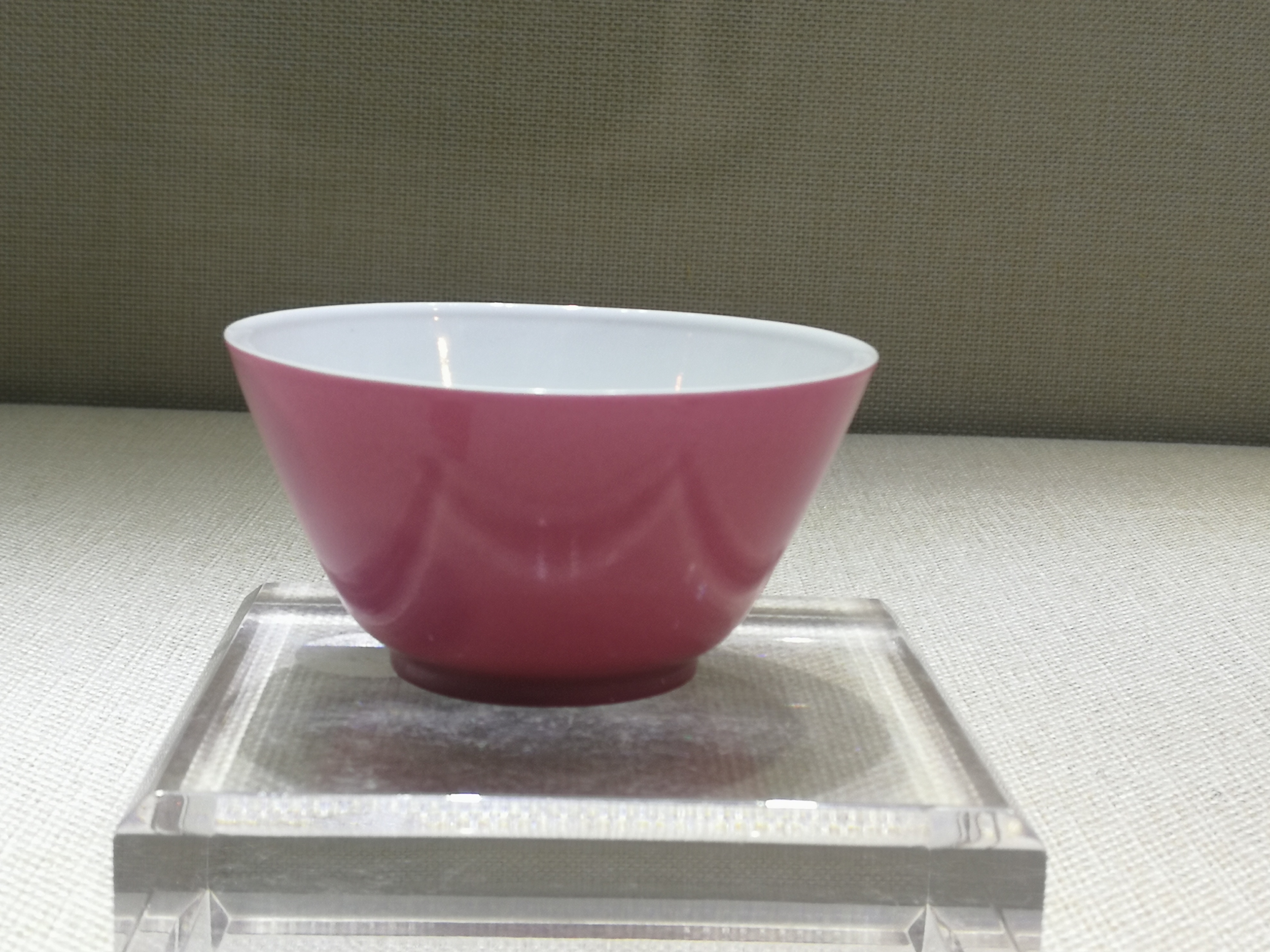 清康熙胭脂水釉马蹄杯