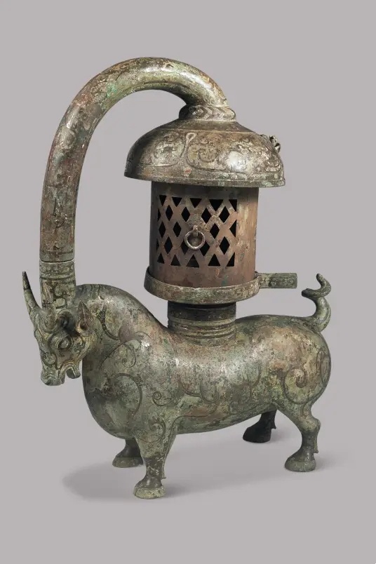 南京博物院“十大镇馆之宝” 东汉错银铜牛灯