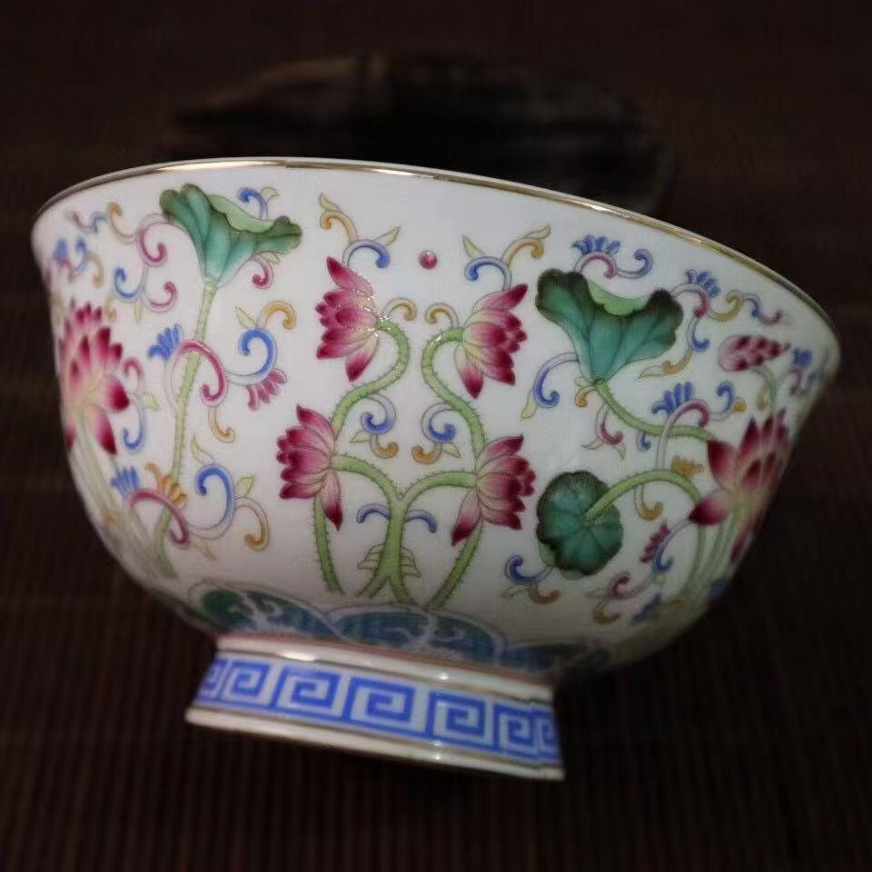 描金粉彩花卉图纹高脚小碗