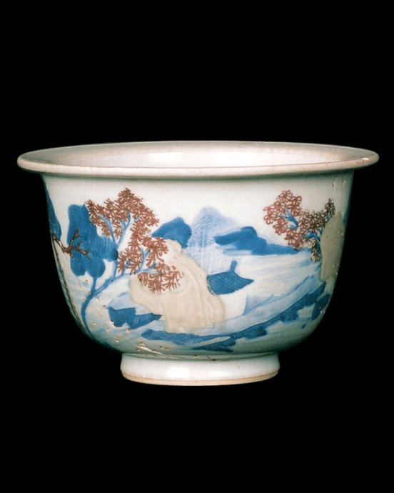 清代康熙釉里三色瓷器赏析
