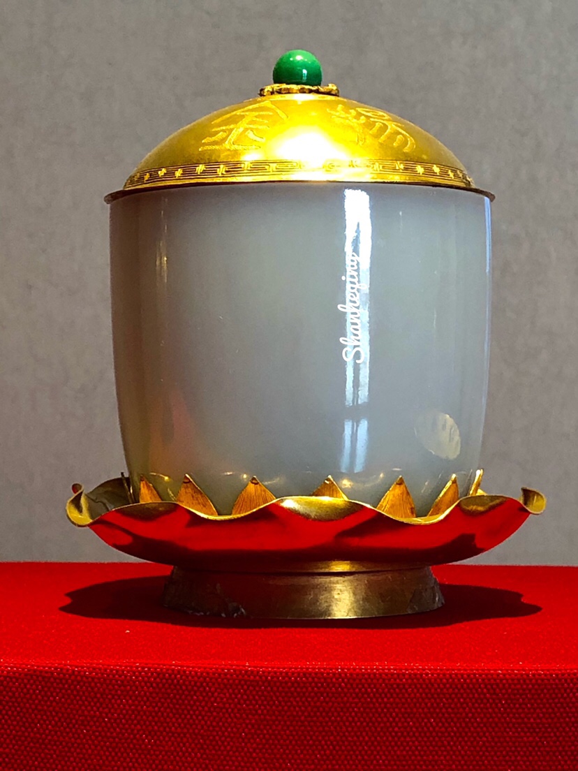 珍宝馆*清宫旧藏*金盖托白玉杯