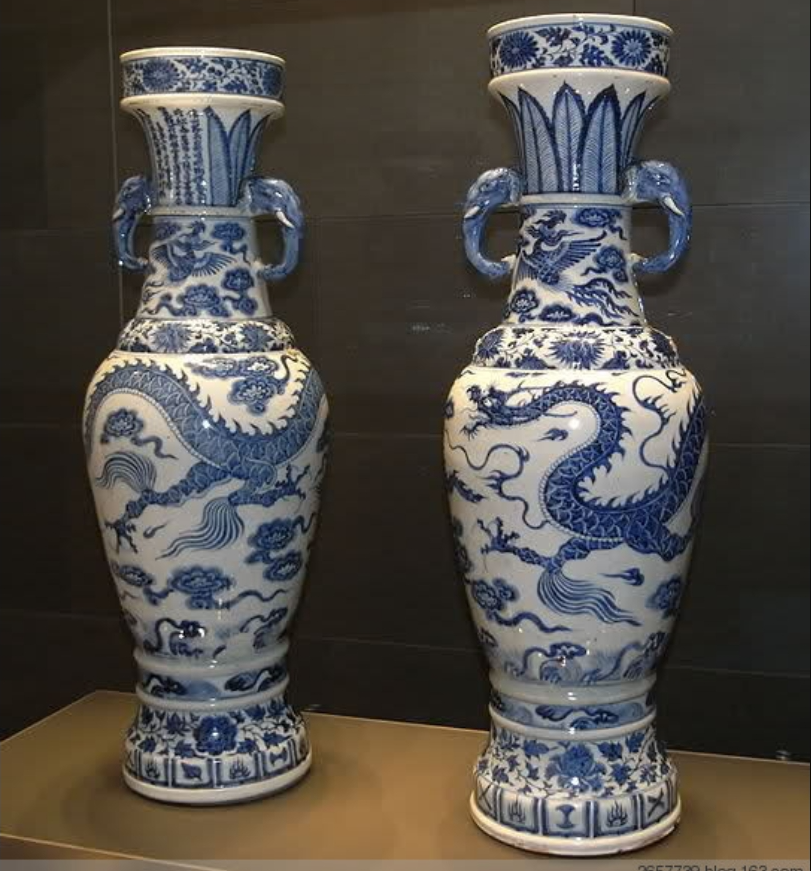 元青花系列之一 ---“至正十一年”铭青花云龙纹象耳瓶