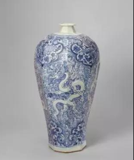 元青花系列之十 -- 青花海水白龙纹八棱梅瓶